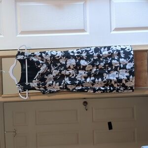White House Black Market tiered black floral dress size 6 NWT